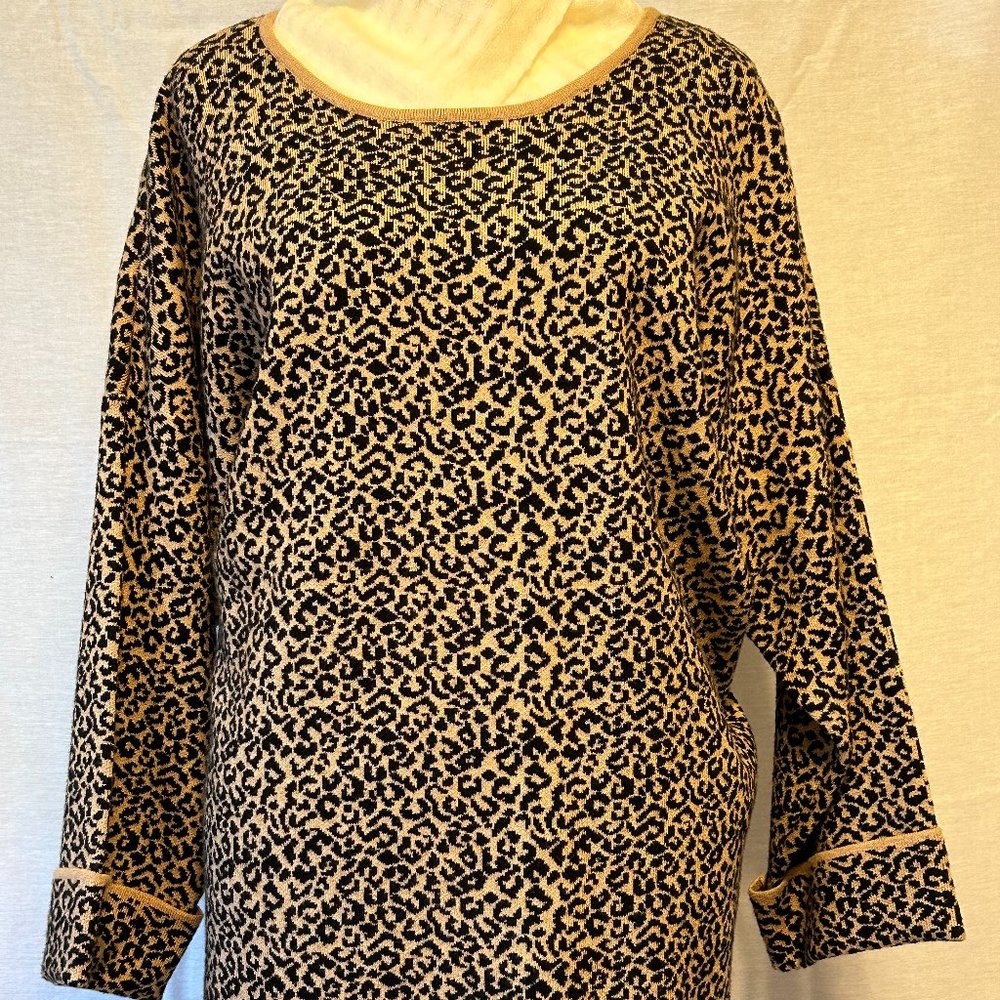 2X Tahari Animal Print Tunic